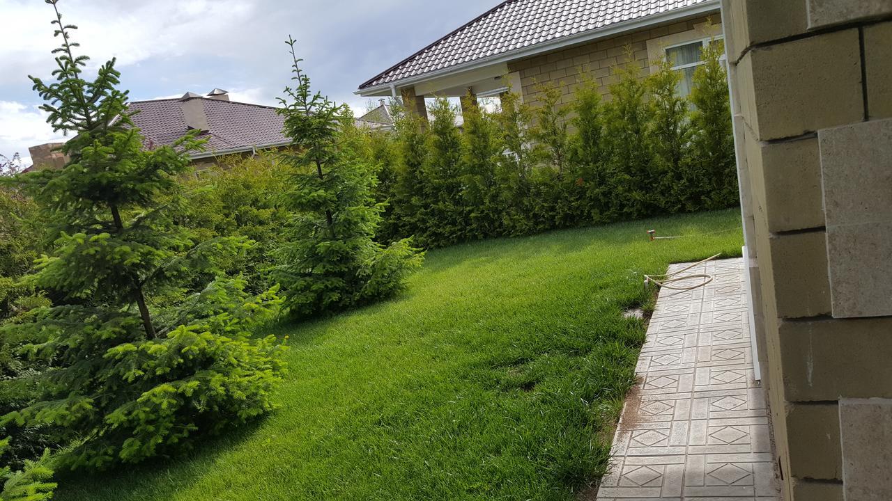 Karven Four Seasons Hotel Chon-Sary-Oy Exterior photo