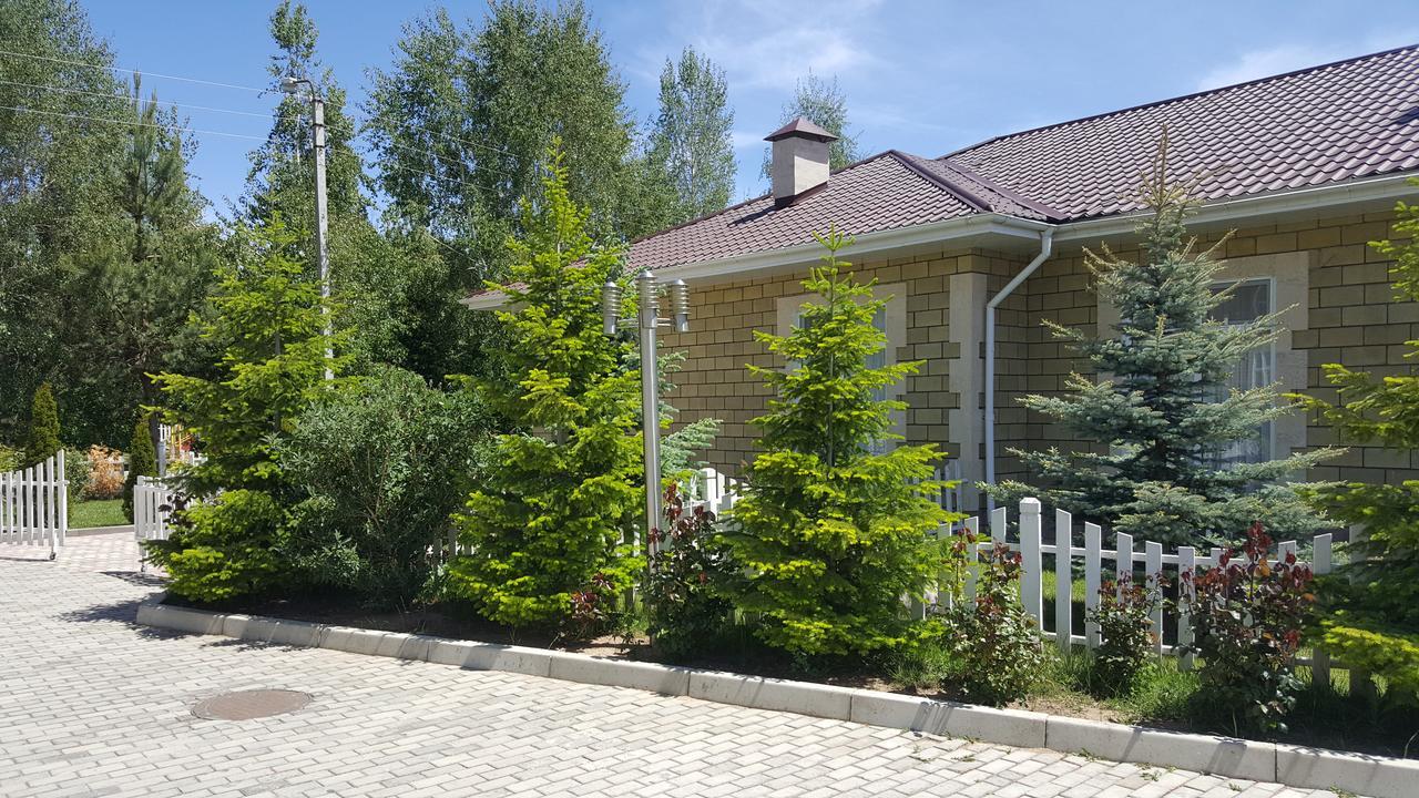 Karven Four Seasons Hotel Chon-Sary-Oy Exterior photo